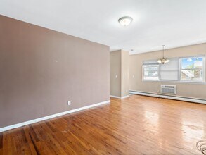 Building Photo - 239 Crescent Ln