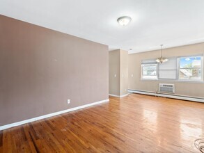 Building Photo - 239 Crescent Ln