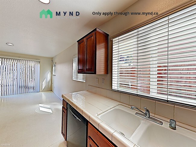 Foto del edificio - 4 br, 2.5 bath House - 10169 Jenny Lynn Way