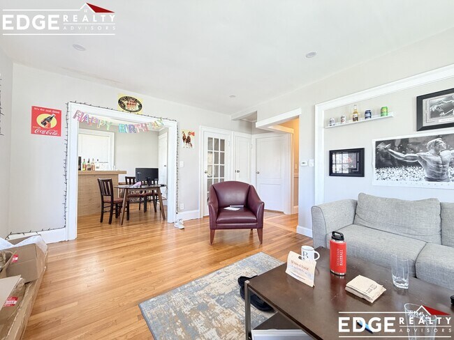 Building Photo - 66 Hunnewell Ave