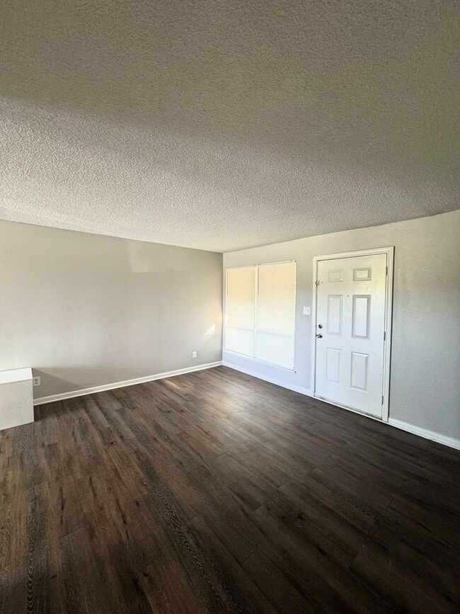 Building Photo - Available For Immediate Move-In!!