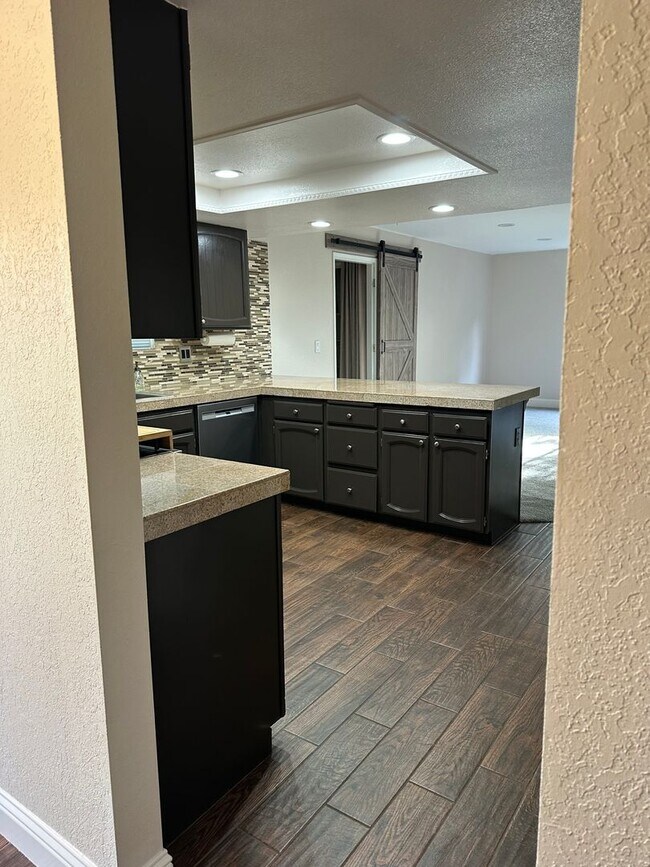 Foto del edificio - Beautifully maintained home in a peaceful setting