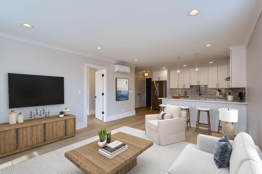 Foto principal - 0 bedroom in Chicago IL 60640