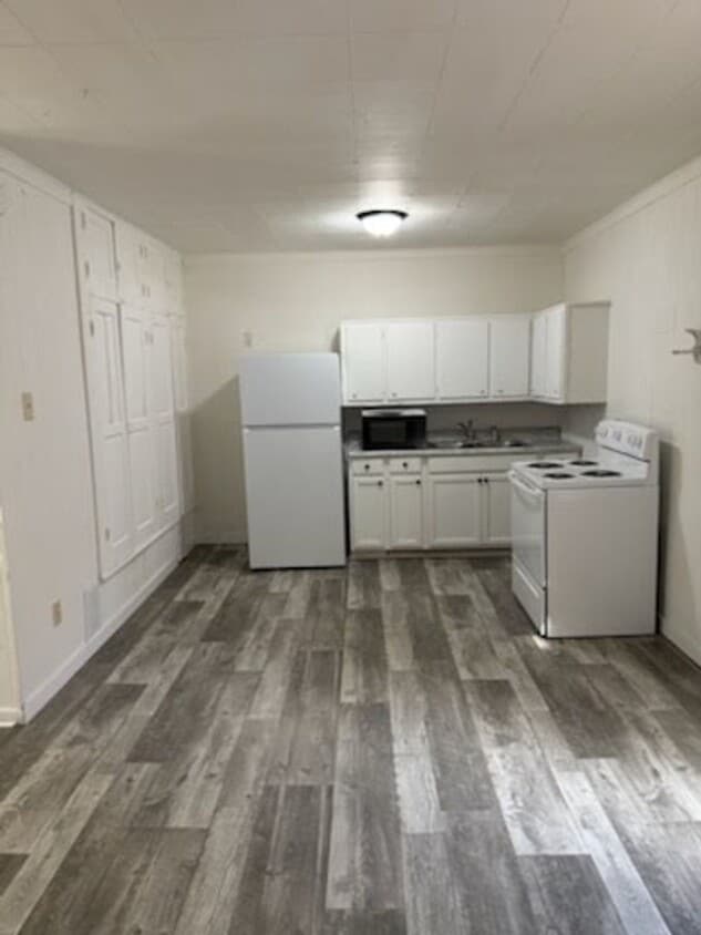 Primary Photo - 401 N 5th St