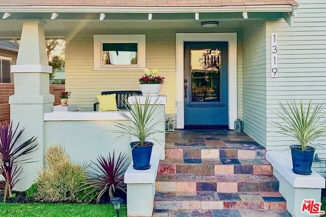 Foto del edificio - 1319 12th Ave