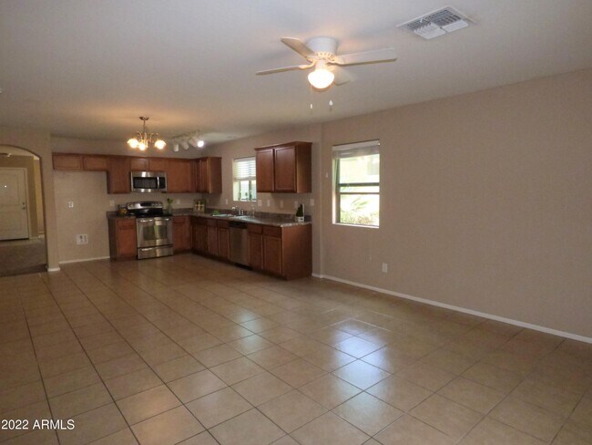 Foto del edificio - 7262 W Glenn Dr