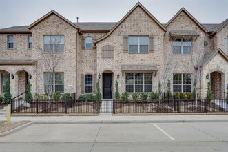 Building Photo - 6217 Rainbow Valley Pl