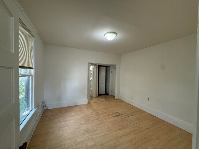 Foto del edificio - 215 S Howard Ave