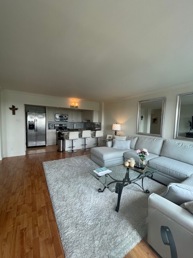 Building Photo - 401 Metairie Rd
