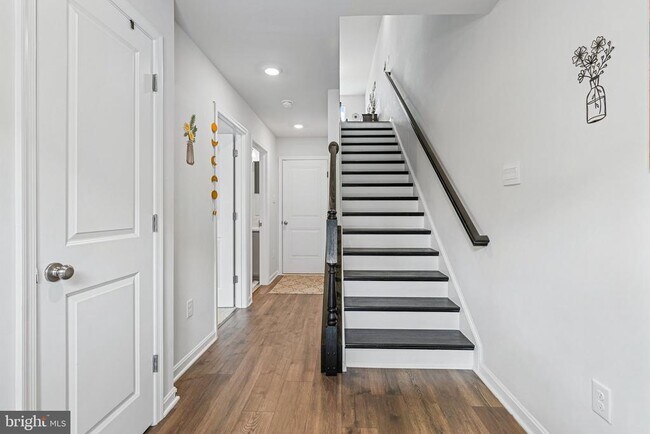 Foto del edificio - 423 Carroll Walk Ave