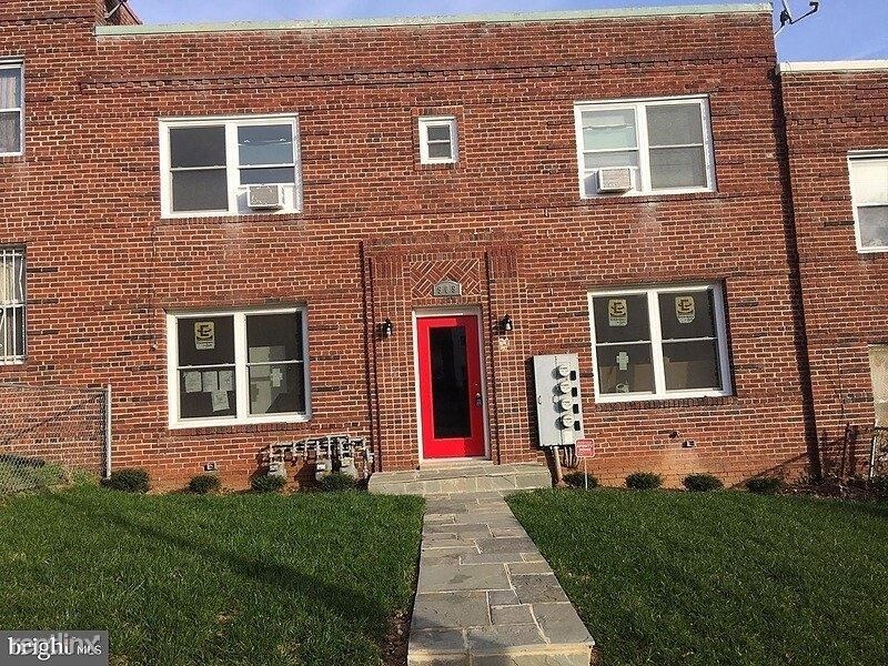 Primary Photo - 909 19th St NE