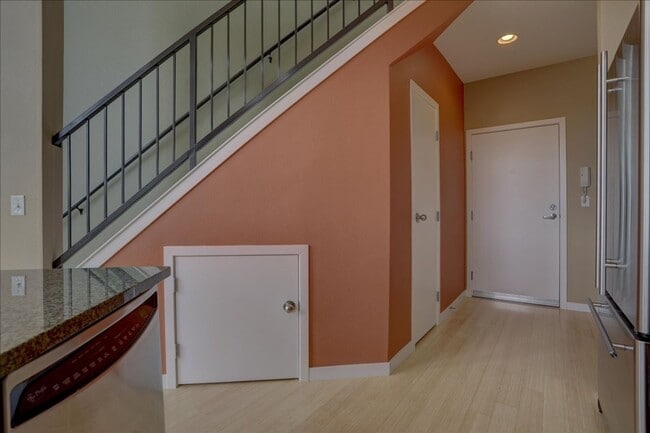 Building Photo - Signature Flatiron Views, Top Level Finishes, 2 Bed 2 Bath 1-car Garage in North Boulder!