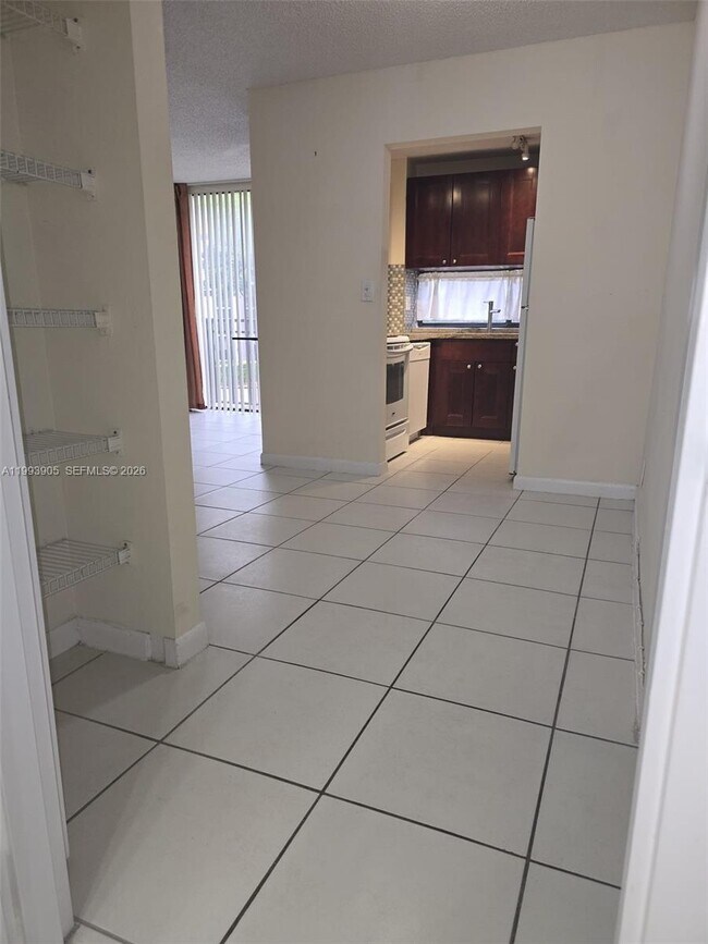 Foto del edificio - 17021 N Bay Rd