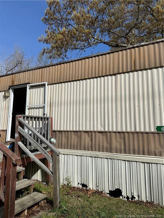 Building Photo - 6320 Crestwood Ave
