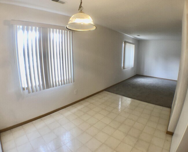 Foto del edificio - 1625 Flynn Ln