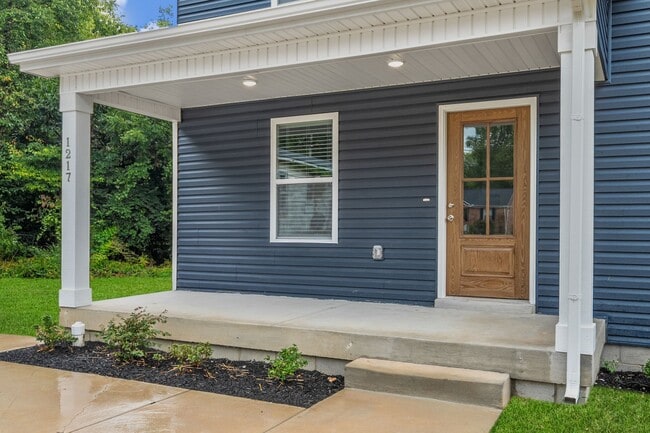 Building Photo - 1217 Dodd St