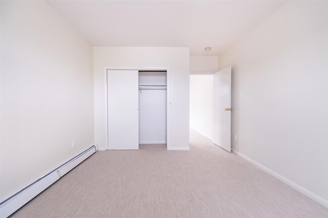 Building Photo - 115 Wolfs Ln