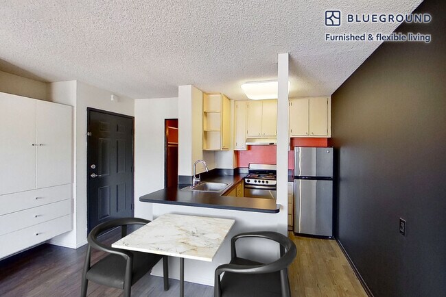 Foto del edificio - 3883 Ingraham St