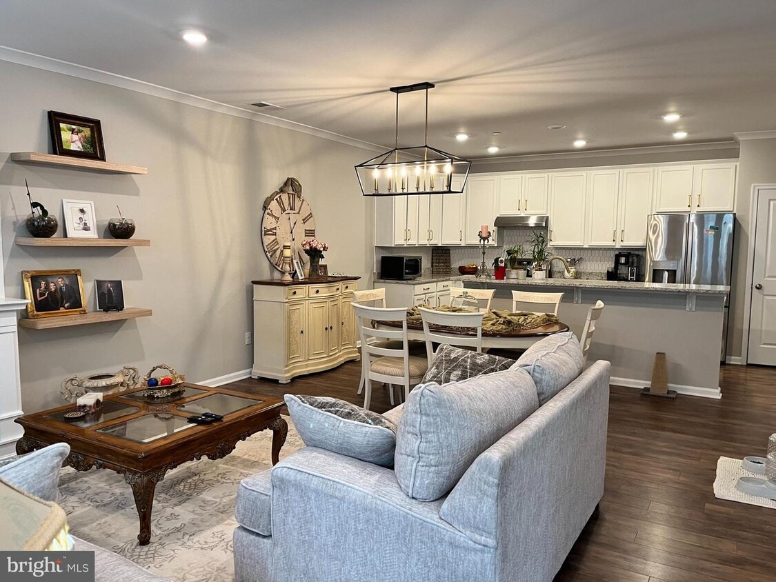 327 Kramer Ct, Florence, NJ 08518 Townhome Rentals in Florence NJ