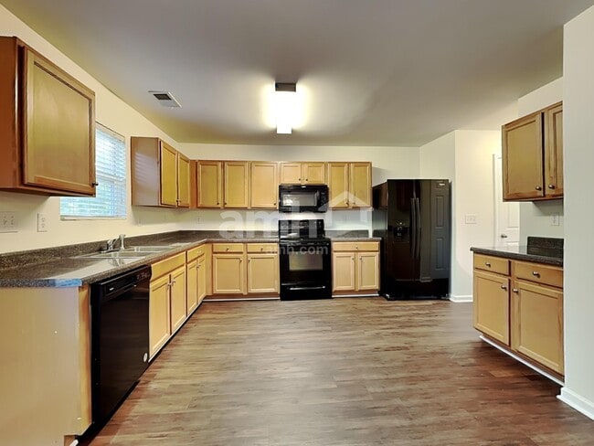 Foto del edificio - 3904 Edgewood Terrace Rd