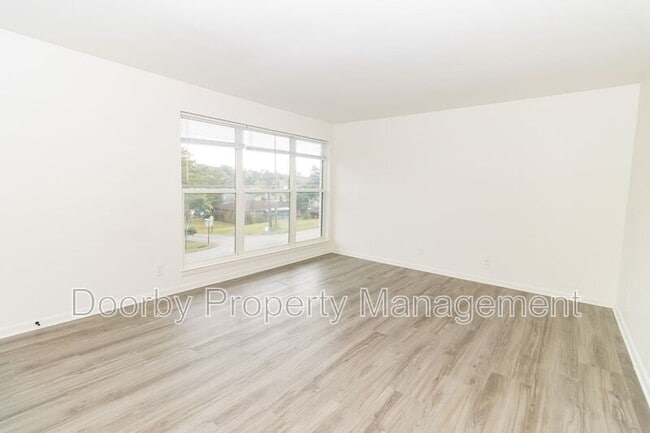 Foto del edificio - 513 Donaldson Rd