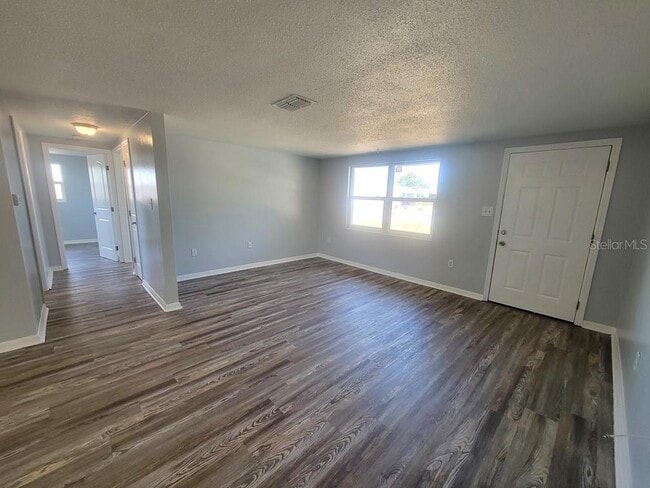 Foto del edificio - 10225 Gardenia Ln