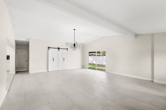 Foto del edificio - 4604 S Shore Rd