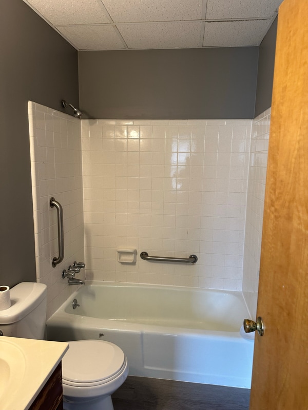 Photo - 233 N Chestnut St Apartment