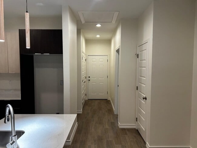 Foto del edificio - 5702 Moses Lp