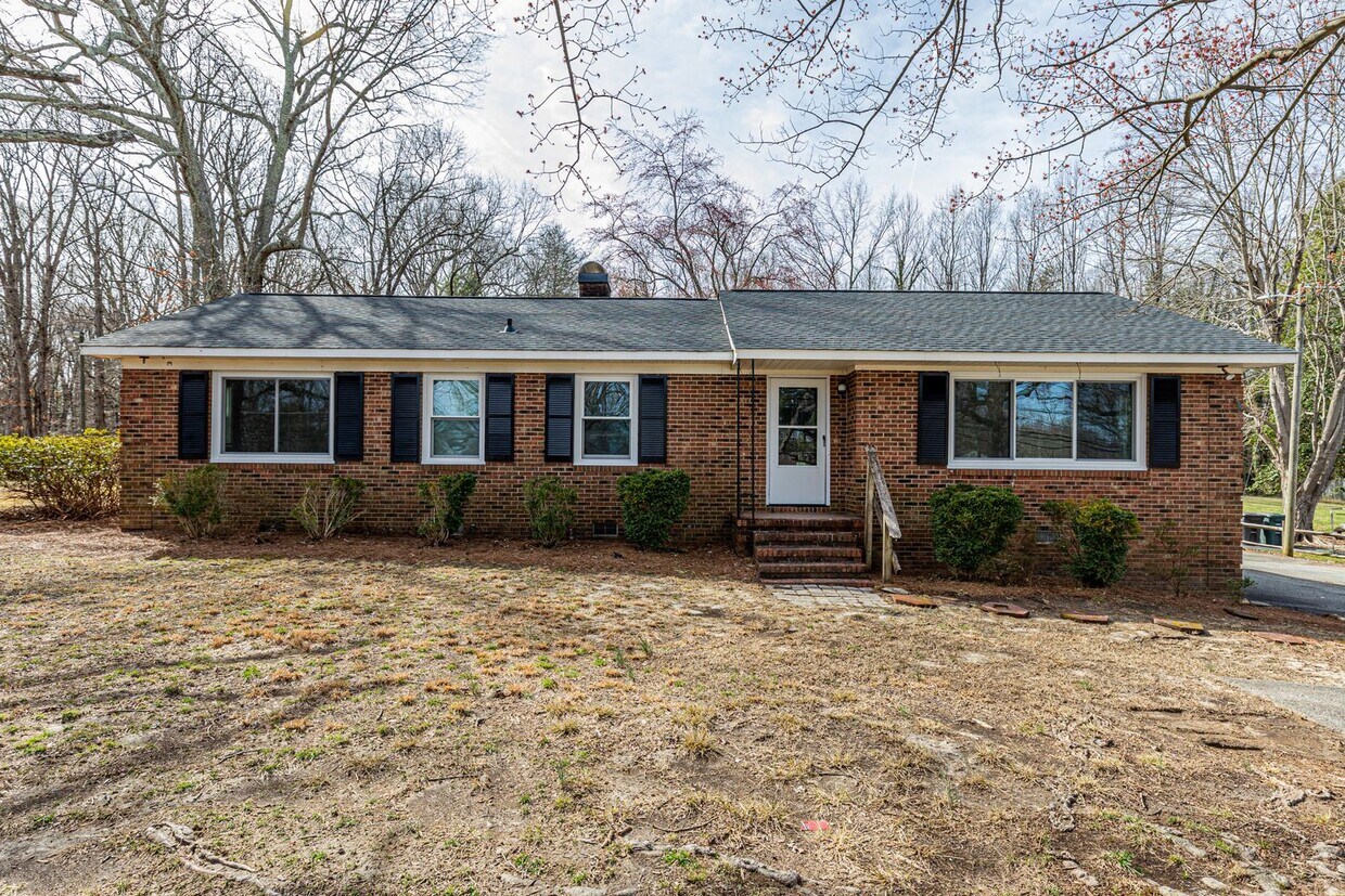 Primary Photo - Updated Brick Ranch, Hardwoods, New Window...