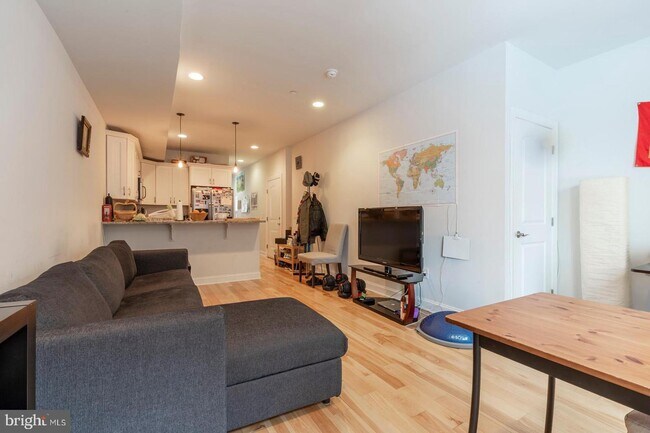 Foto del edificio - 2426 Frankford Ave