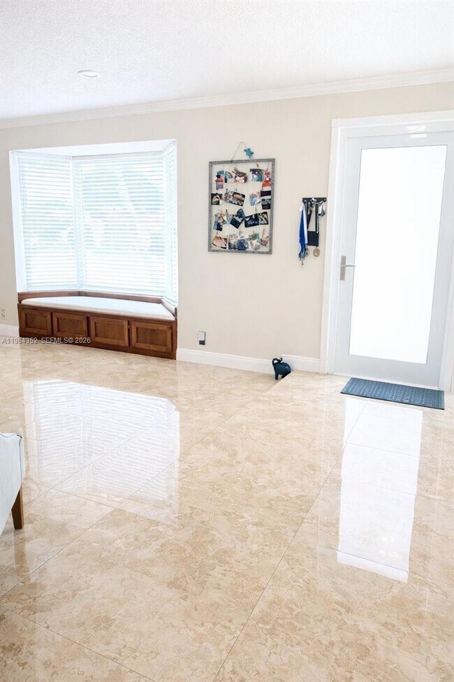 Building Photo - 6527 NW 2nd St