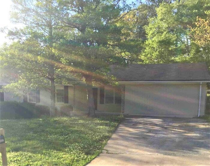 Primary Photo - 2622 McGlynn Dr