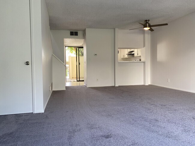Building Photo - 48952 Desert Flower Dr
