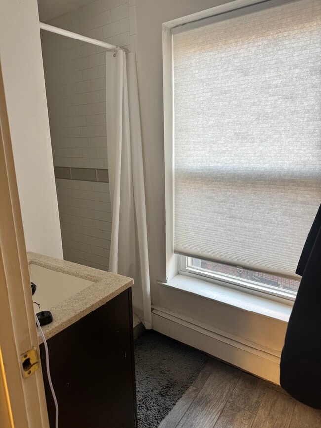 Building Photo - 28 Fleet St