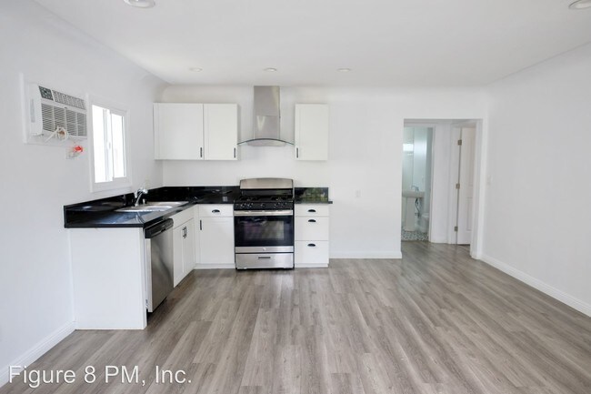 Building Photo - 3 br, 2 bath Apartment - 3926 W 28th St