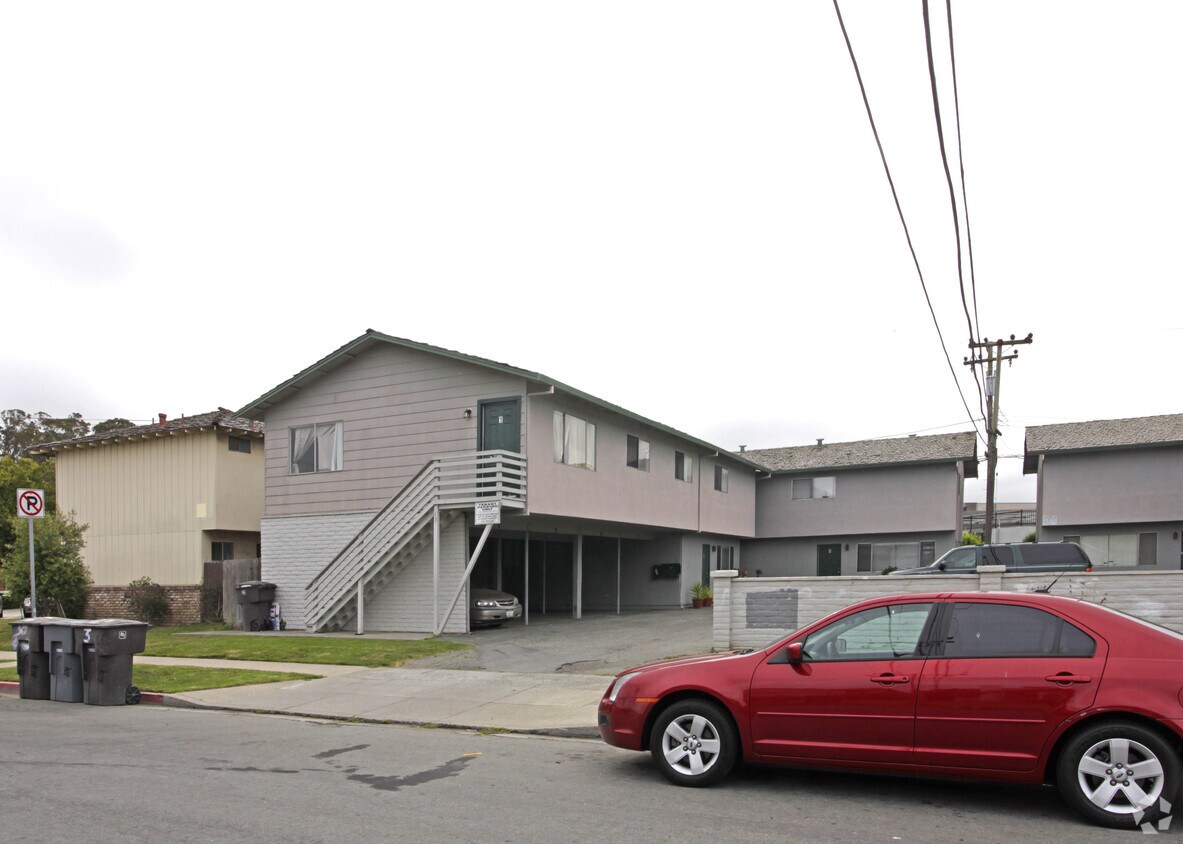 Building Photo - 13-19 Gardenia Cir