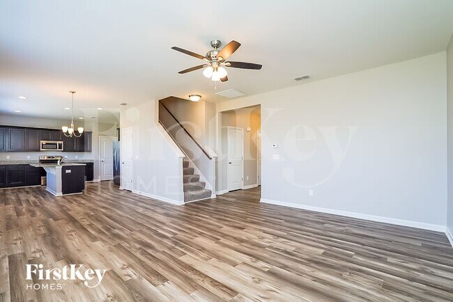 Building Photo - 3220 Milkweed Dr