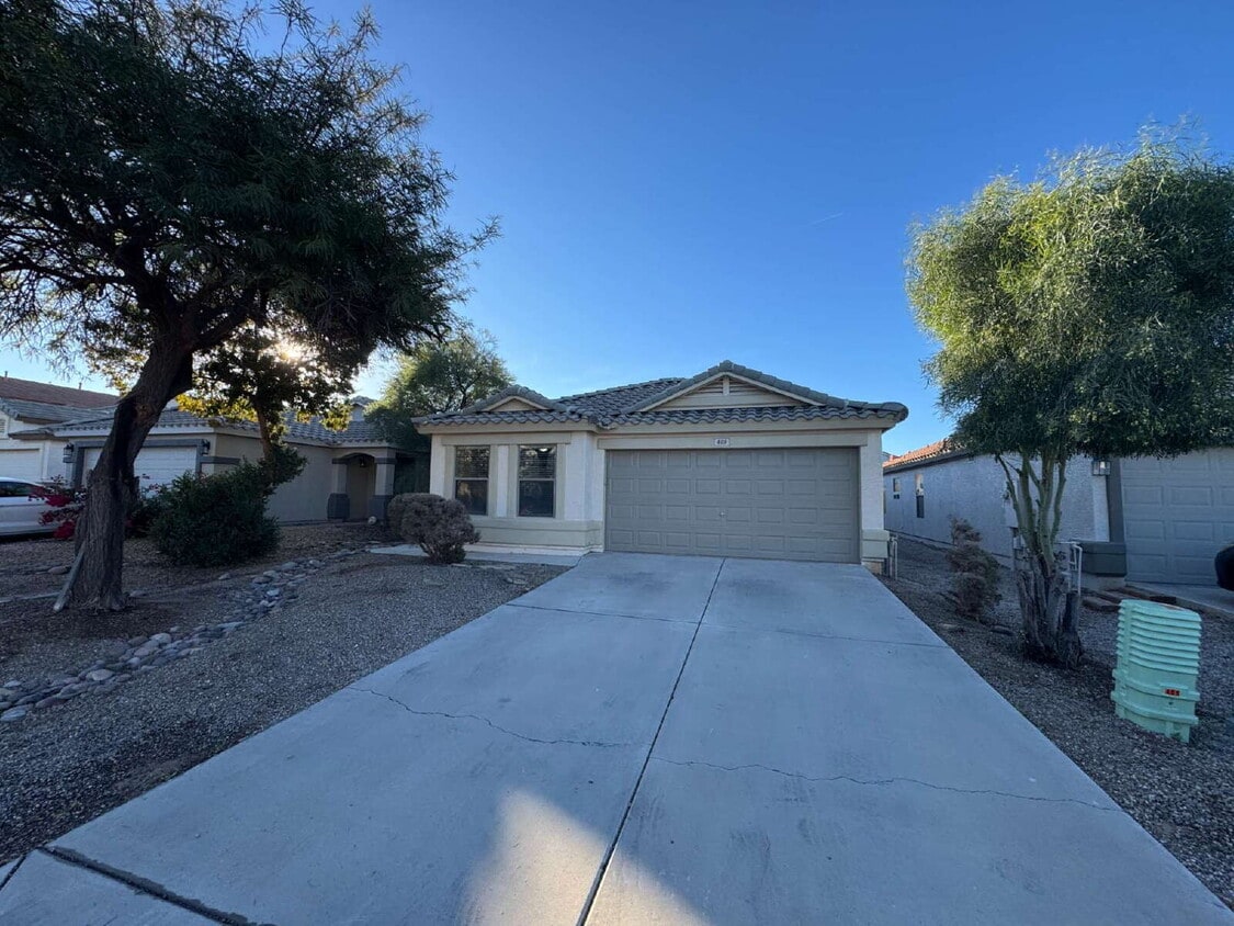 Primary Photo - 409 E Kelsi Ave