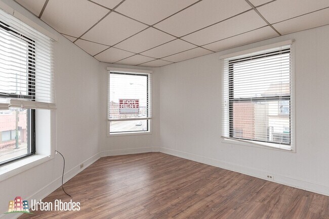 Foto del edificio - 4393 N Elston Ave