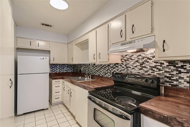 Foto del edificio - 2712 Parker Ln