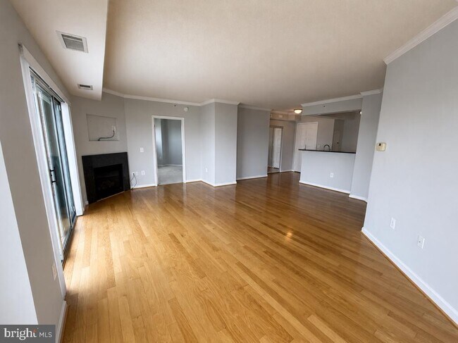 Foto del edificio - 3101 N Hampton Dr