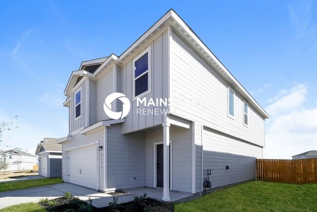 Foto del edificio - 4 Bedroom Pet-Friendly Home in New Braunfels, TX with Main Street Renewal