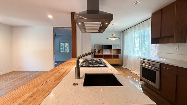 Building Photo - 4536 Bend Dr