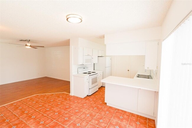 Building Photo - 918 Grape Ave