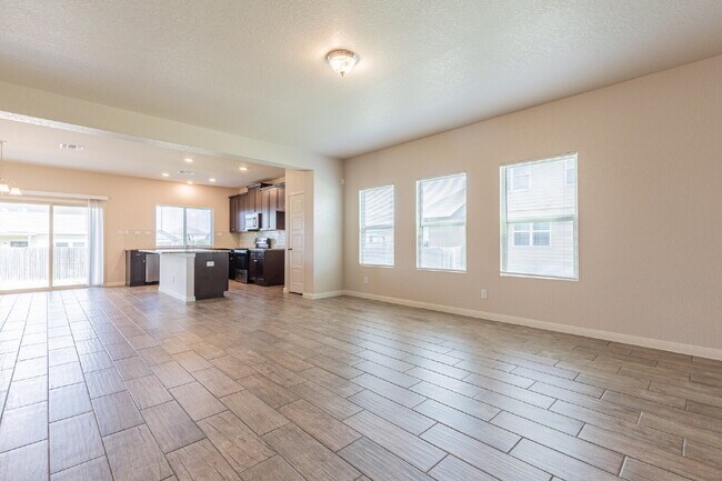 Building Photo - 746 Farmers Dell