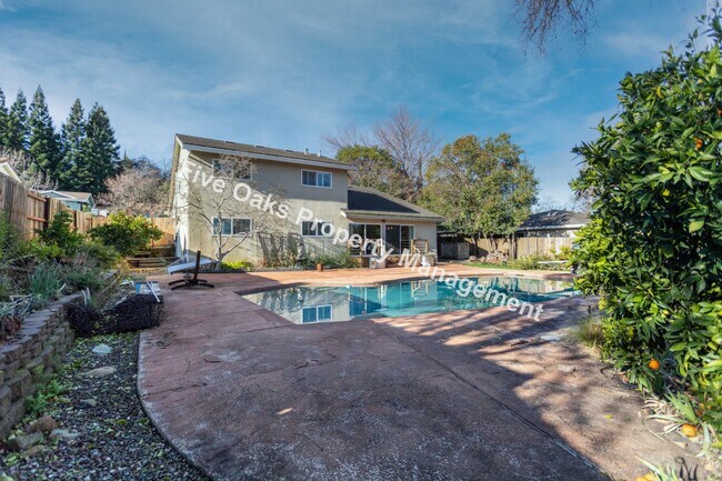 Foto del edificio - 2815 Stanford Ln