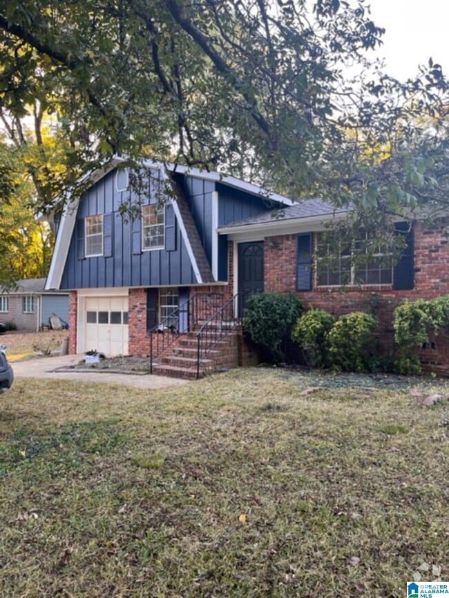 Willow Glenn Apartments for Rent with Hardwood Floors Birmingham, AL