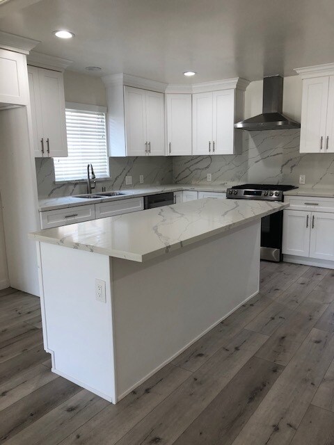 KITCHEN WITH ISLAND - 1716 3rd St