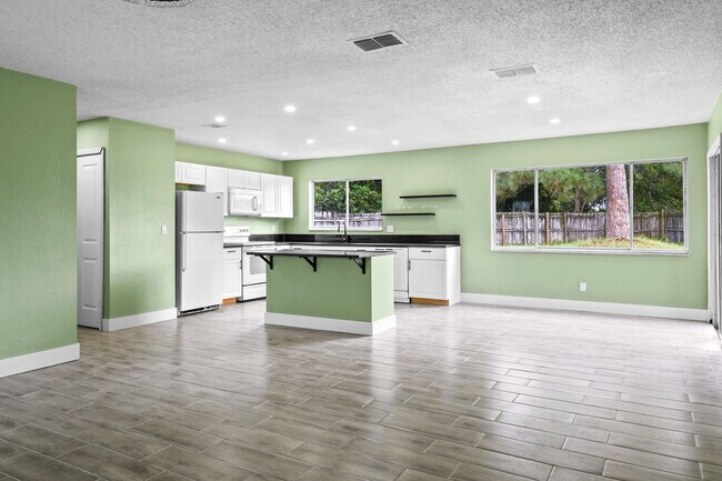 Foto del edificio - 2079 SE Triumph Rd